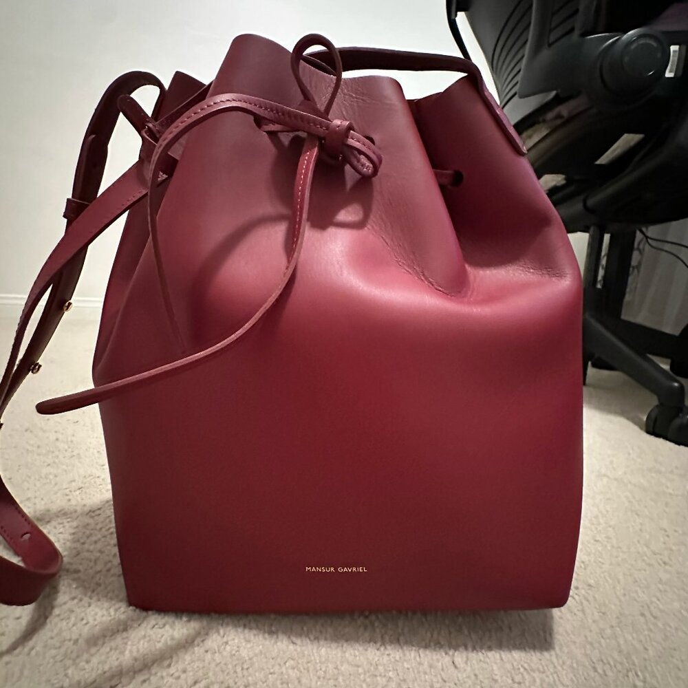 Mansur Gavriel Bucket Bag – Large | Burgundy Leather